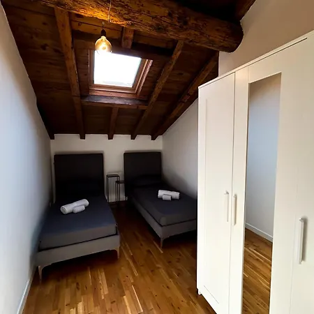 Loft Mansardato Sullo Skyline Di Апартаменты Бергамо