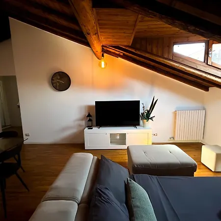 Loft Mansardato Sullo Skyline Di * Бергамо