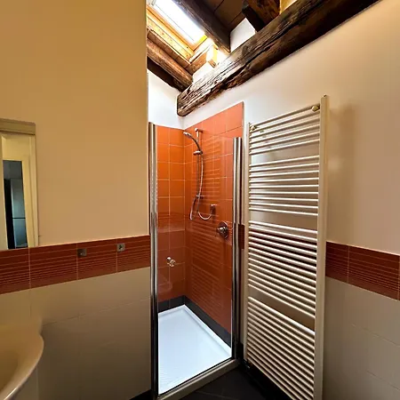 Loft Mansardato Sullo Skyline Di Апартаменты