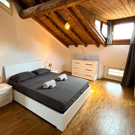 Апартаменты Loft Mansardato Sullo Skyline Di *