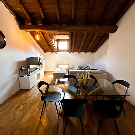 Apartmán Loft Mansardato Sullo Skyline Di *